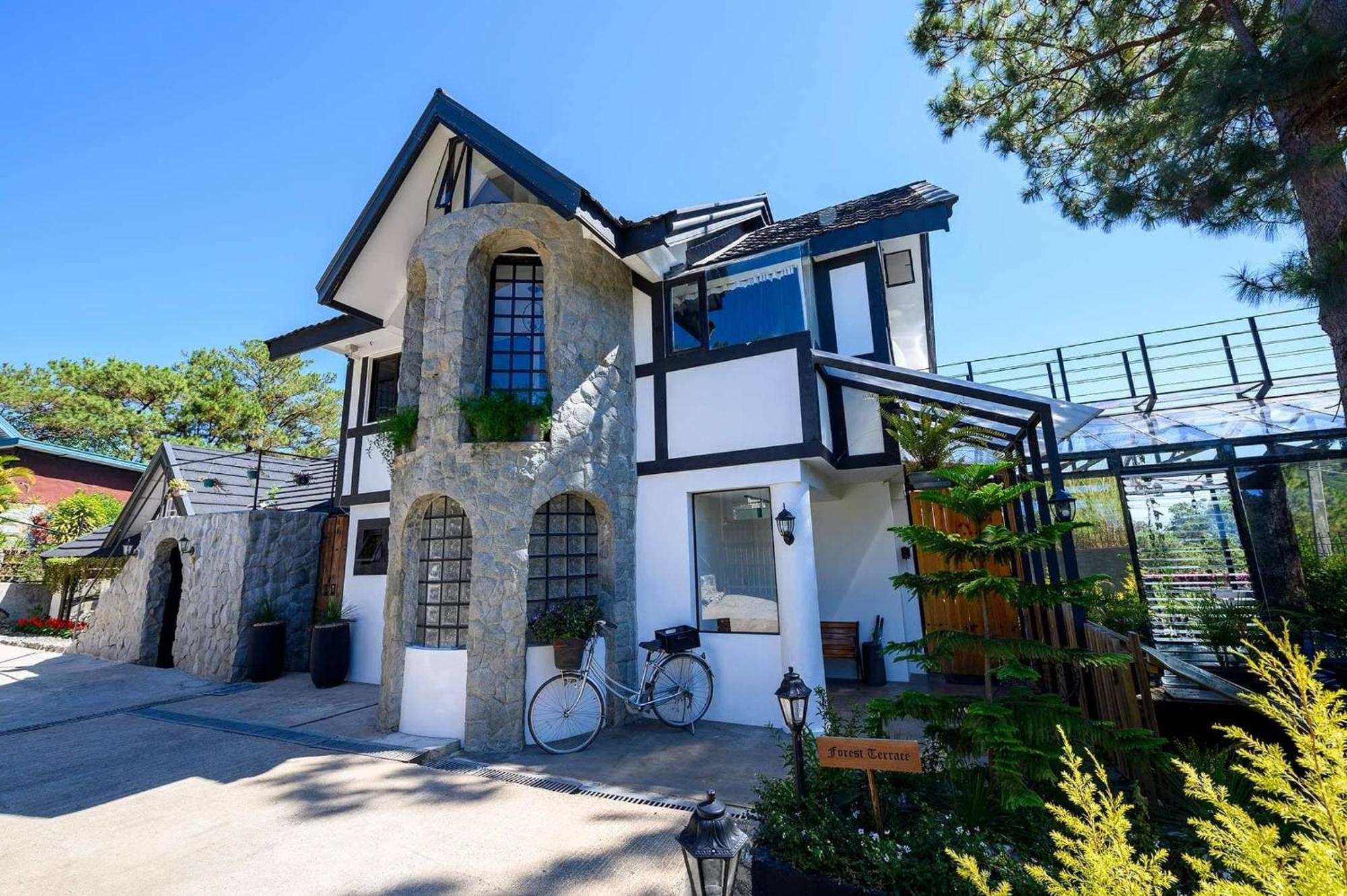 הוילה באגויו Tudor In The Pines מראה חיצוני תמונה